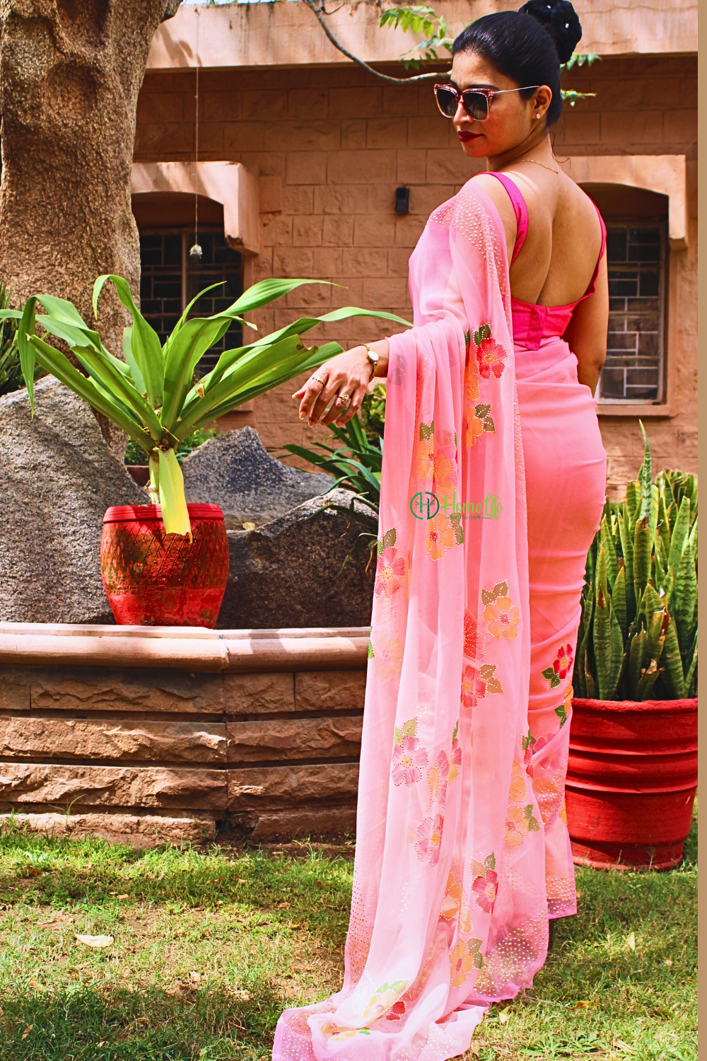 floral georgette saree,georgette saree,foral saree, summer friendly saree, pastel saree