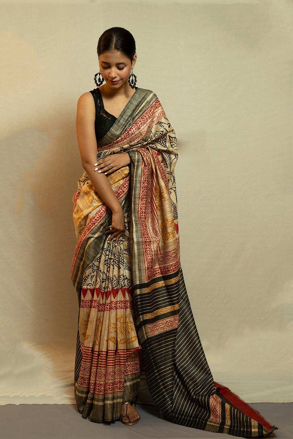 Printed Beige Ghicha Saree(Black with Red)