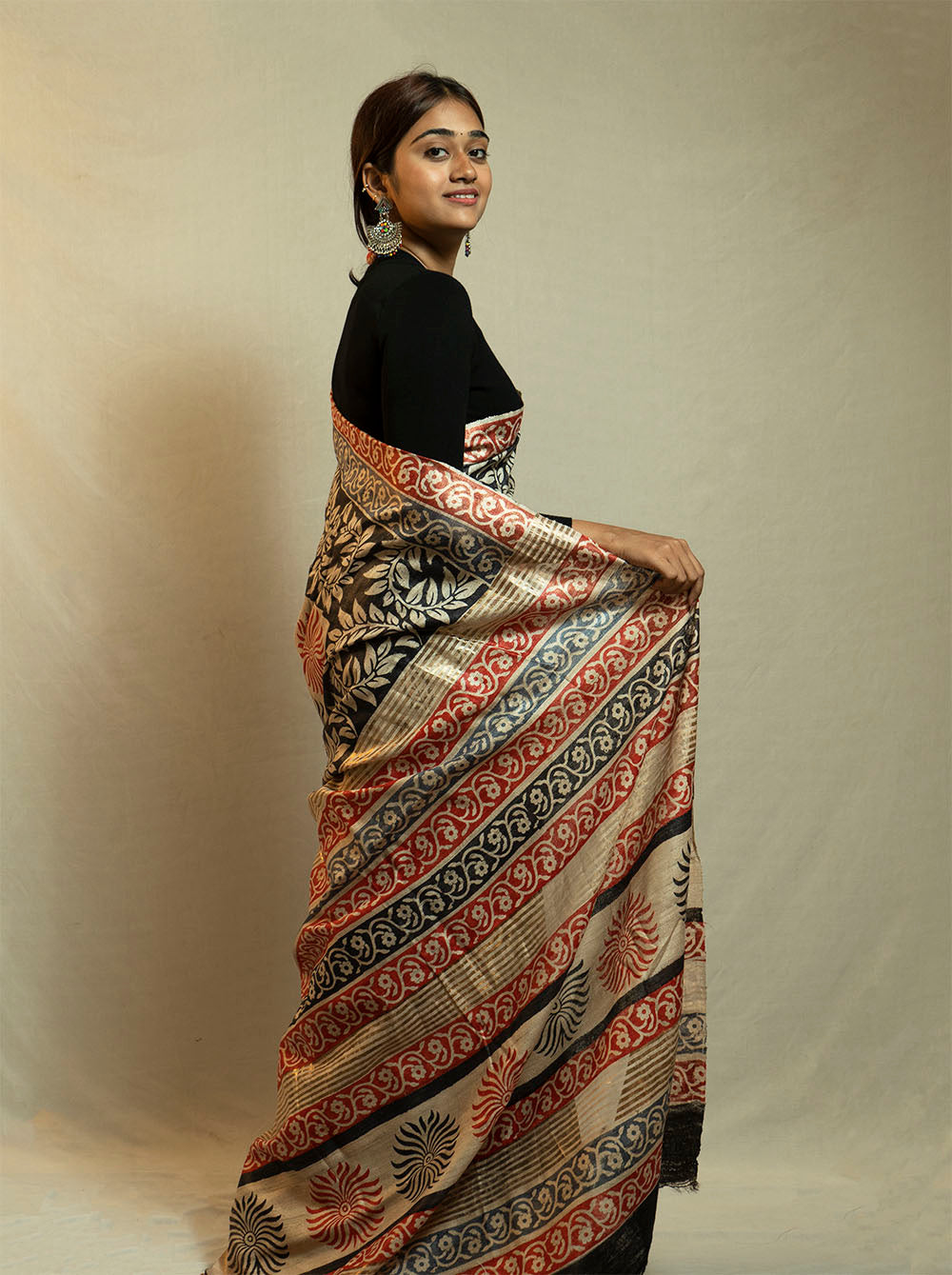 Printed Ghicha Saree(Black with red)