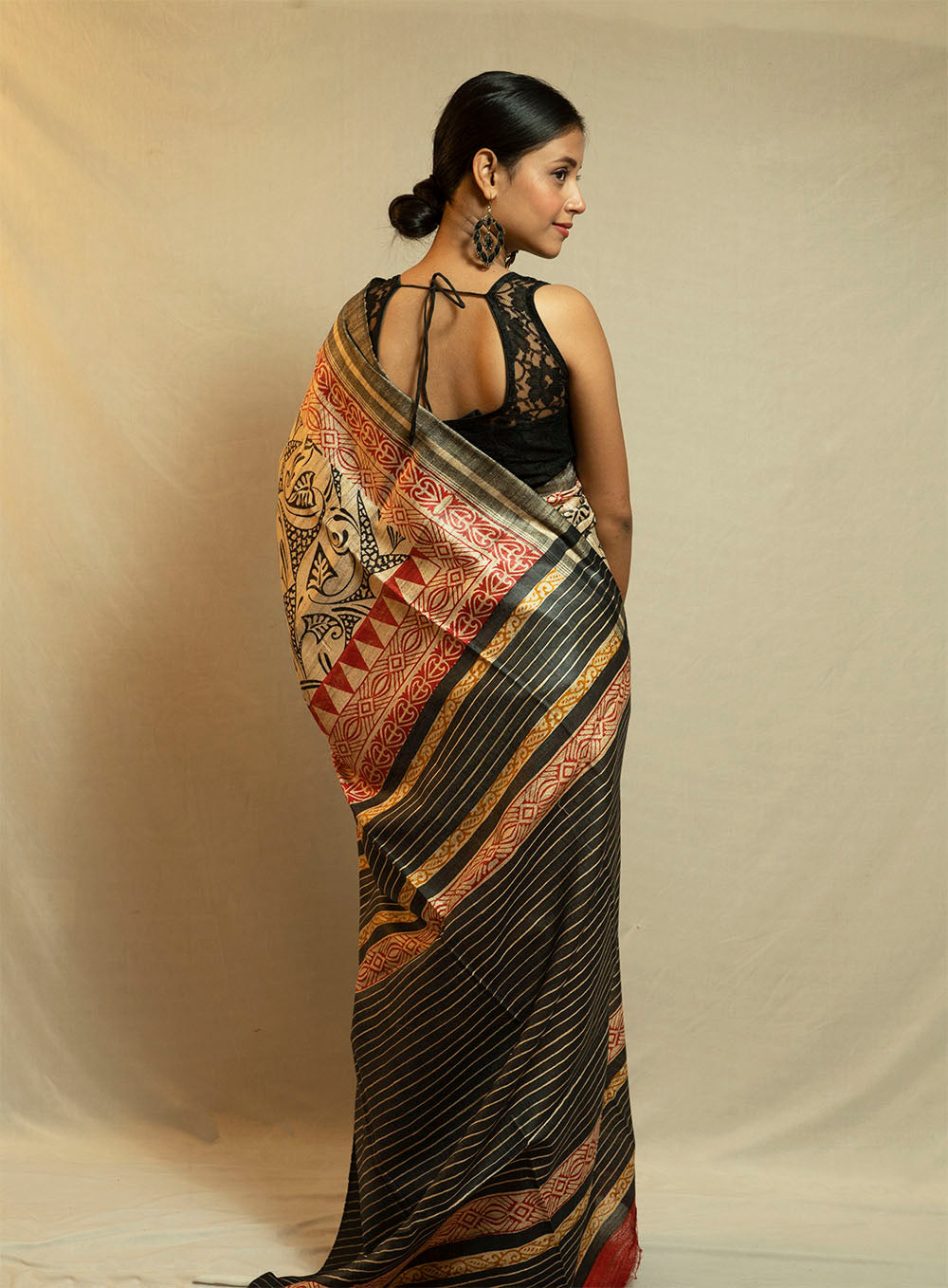 Printed Beige Ghicha Saree(Black with Red)