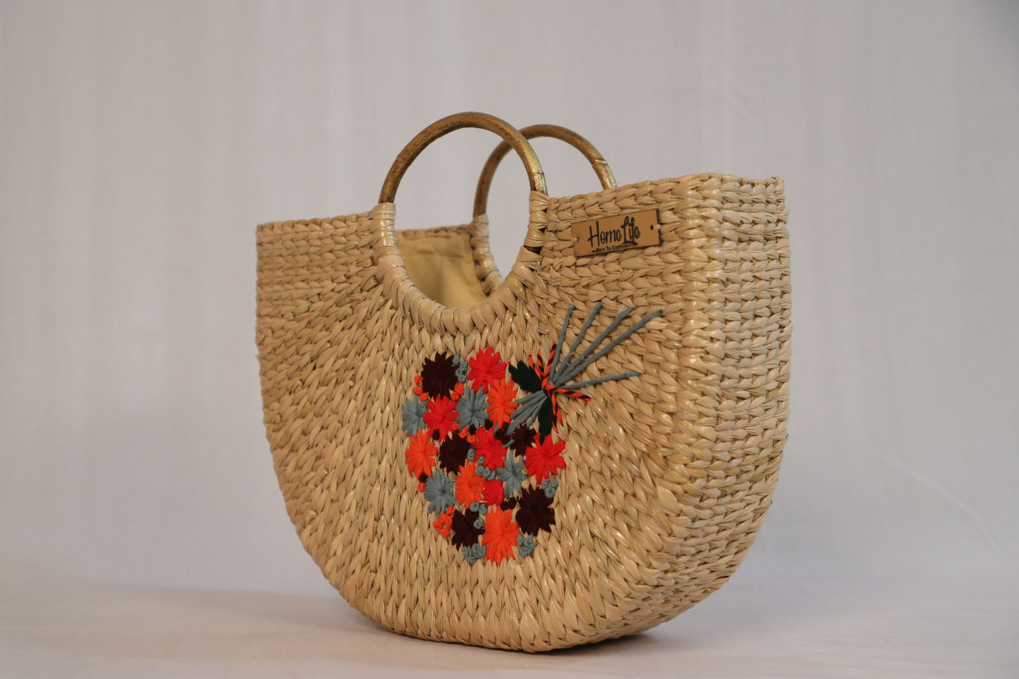 U Shaped hand bag with red bouquet