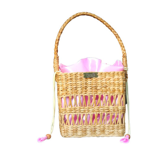 Criss cross basket with Pink Potli