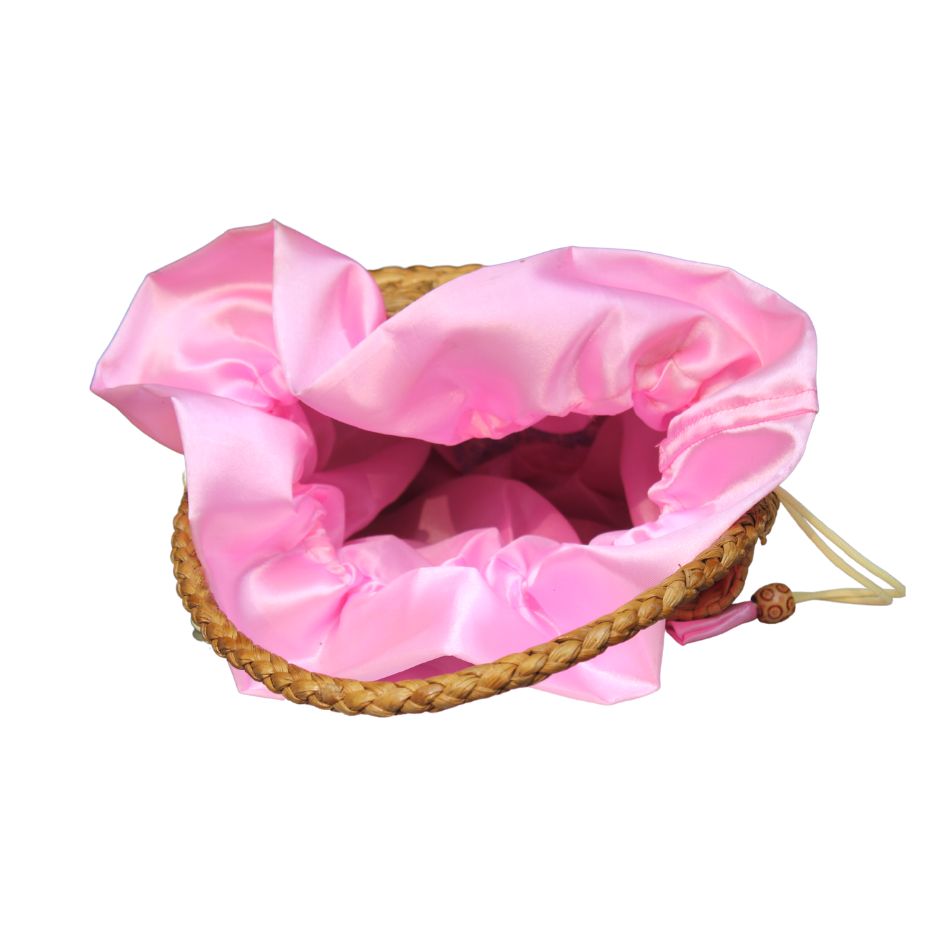 Criss cross basket with Pink Potli