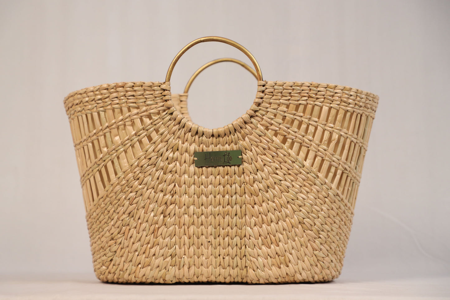 Beige handcrafted shopping bag with linen inside